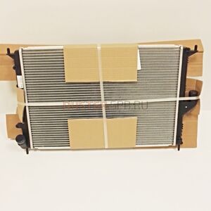 Радиатор охлаждения 1,6; 2,0 с кондиционером #1